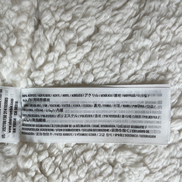 NWT Hollister Sherpa Lined Aztec Sweater - Picture 7 of 7